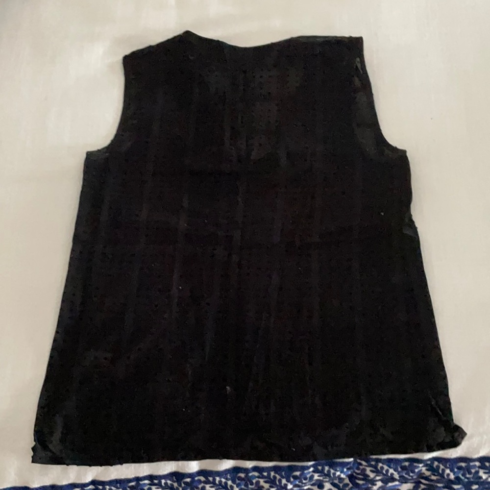 Black j crew tank top w/ print